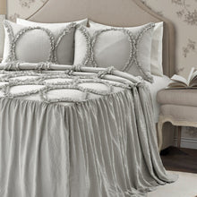 Carregar imagem no visualizador da galeria, Riviera 3 Piece Bedspread Set
