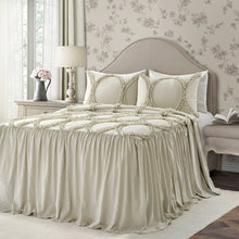 Cargar imagen en el visor de la galería, Riviera 3 Piece Bedspread Set
