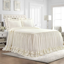 Cargar imagen en el visor de la galería, Ella Ruffle Lace 3 Piece Bedspread Set
