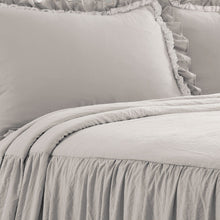 Cargar imagen en el visor de la galería, Ella Ruffle Lace 3 Piece Bedspread Set
