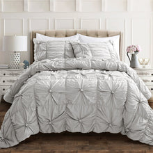 Carregar imagem no visualizador da galeria, Bella 3 Piece Comforter Set
