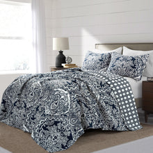 Carregar imagem no visualizador da galeria, Aubree 3 Piece Quilt Set
