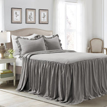 Carregar imagem no visualizador da galeria, Ruffle Skirt Bedspread Set
