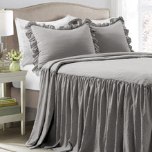 Carregar imagem no visualizador da galeria, Ruffle Skirt Bedspread Set
