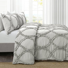 Cargar imagen en el visor de la galería, Riviera 3 Piece Comforter Set
