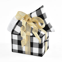 Carregar imagem no visualizador da galeria, Woven Buffalo Check Gift Box Set
