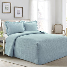 Carregar imagem no visualizador da galeria, French Country Geo Ruffle Skirt 3 Piece Bedspread Set
