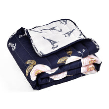 Cargar imagen en el visor de la galería, Vintage Paris Rose Butterfly Script Throw
