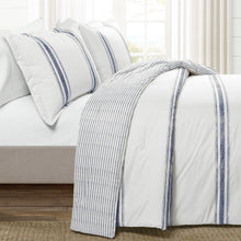 Carregar imagem no visualizador da galeria, Farmhouse Stripe Reversible Comforter Set
