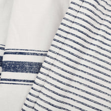 Cargar imagen en el visor de la galería, Farmhouse Stripe Throw
