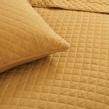 Carregar imagem no visualizador da galeria, Ava Diamond Oversized Cotton Quilt Set
