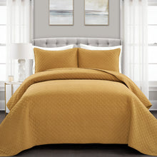 Carregar imagem no visualizador da galeria, Ava Diamond Oversized Cotton Quilt Set
