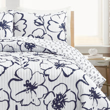 Load image into Gallery viewer, Scandinavian Floral Quilt 3 Piece Set
