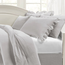 Cargar imagen en el visor de la galería, Reyna 6 Piece Daybed Comforter Set
