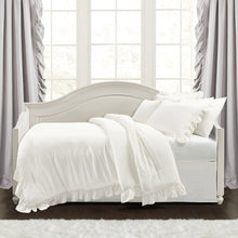 Cargar imagen en el visor de la galería, Reyna 6 Piece Daybed Comforter Set
