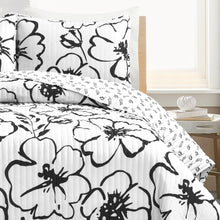 Load image into Gallery viewer, Scandinavian Floral Quilt 3 Piece Set
