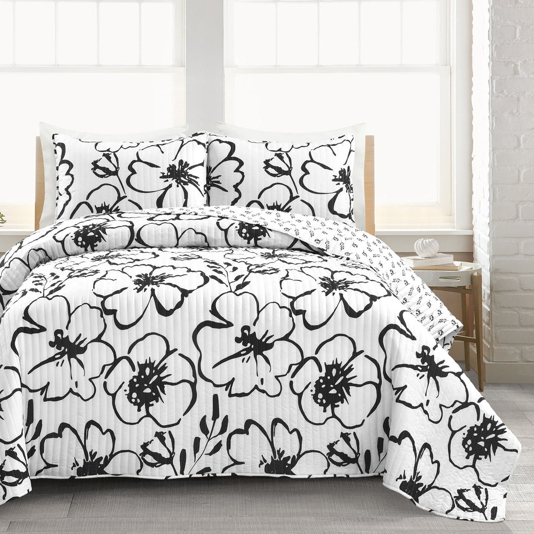 Scandinavian Floral Quilt 3 Piece Set