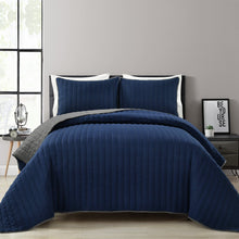 Cargar imagen en el visor de la galería, Soft Stripe All Season Quilt/Coverlet Set
