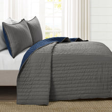 Cargar imagen en el visor de la galería, Soft Stripe All Season Quilt/Coverlet Set
