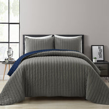 Carregar imagem no visualizador da galeria, Soft Stripe All Season Quilt/Coverlet Set
