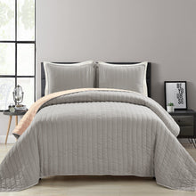 Cargar imagen en el visor de la galería, Soft Stripe All Season Quilt/Coverlet Set
