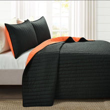 Cargar imagen en el visor de la galería, Soft Stripe All Season Quilt/Coverlet Set
