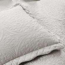 Load image into Gallery viewer, Medallion Scalloped Edge Oversized Bedspread Set
