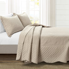 Load image into Gallery viewer, Medallion Scalloped Edge Oversized Bedspread Set
