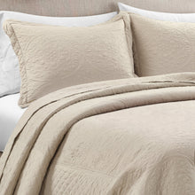 Cargar imagen en el visor de la galería, Medallion Scalloped Edge Oversized Bedspread Set
