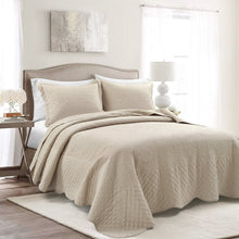 Load image into Gallery viewer, Medallion Scalloped Edge Oversized Bedspread Set
