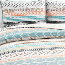 Cargar imagen en el visor de la galería, Hygge Geo Quilt 3 Piece Set
