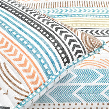 Cargar imagen en el visor de la galería, Hygge Geo Quilt 3 Piece Set
