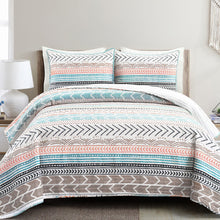 Carregar imagem no visualizador da galeria, Hygge Geo Quilt 3 Piece Set
