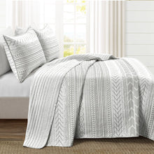 Carregar imagem no visualizador da galeria, Hygge Geo Quilt 3 Piece Set
