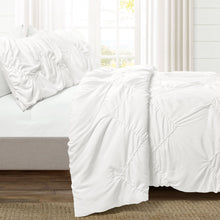 Load image into Gallery viewer, Ruched Chevron Comforter Set
