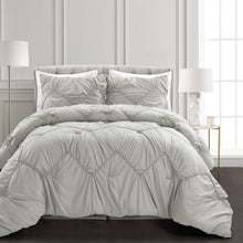 Cargar imagen en el visor de la galería, Ruched Chevron Comforter Set
