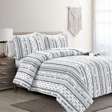 Cargar imagen en el visor de la galería, Hygge Stripe 3 Piece Quilt Set
