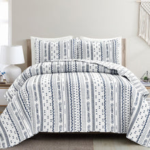 Cargar imagen en el visor de la galería, Hygge Stripe 3 Piece Quilt Set
