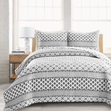 Load image into Gallery viewer, Monique Stripe 3 Piece Quilt Set
