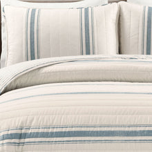 Carregar imagem no visualizador da galeria, Farmhouse Stripe Reversible Cotton Quilt Set
