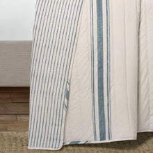 Carregar imagem no visualizador da galeria, Farmhouse Stripe Reversible Cotton Quilt Set
