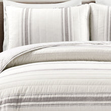 Cargar imagen en el visor de la galería, Farmhouse Stripe Reversible Cotton Quilt Set
