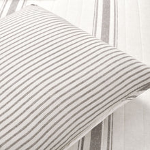 Carregar imagem no visualizador da galeria, Farmhouse Stripe Reversible Cotton Quilt Set
