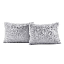 Carregar imagem no visualizador da galeria, Emma Faux Fur Comforter Set
