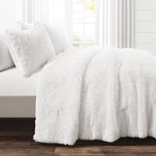 Cargar imagen en el visor de la galería, Emma Faux Fur Comforter Set
