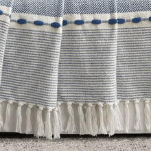 Cargar imagen en el visor de la galería, Herringbone Stripe Yarn Dyed Cotton Woven Tassel Throw
