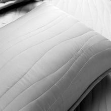 Cargar imagen en el visor de la galería, Soft Wave Silver-Infused Antimicrobial Quilt 3 Piece Set
