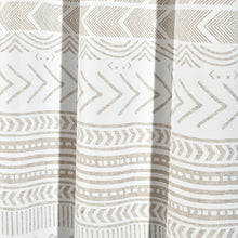 Carregar imagem no visualizador da galeria, Hygge Geo Shower Curtain
