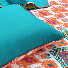 Cargar imagen en el visor de la galería, Boho Chevron Reversible Cotton Quilt 3 Piece Set
