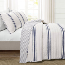 Cargar imagen en el visor de la galería, Farmhouse Stripe Reversible Cotton Quilt Set
